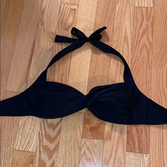 💗 3/$25 💗 Bikini top 👙 - Picture 2 of 5